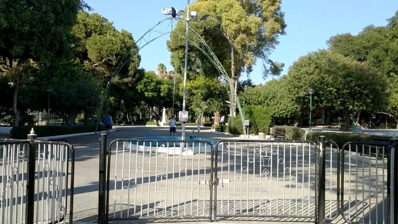 Fantastic 1 Bed Apartment By The Sea Opposite 4 Seasons Limassol Luaran gambar